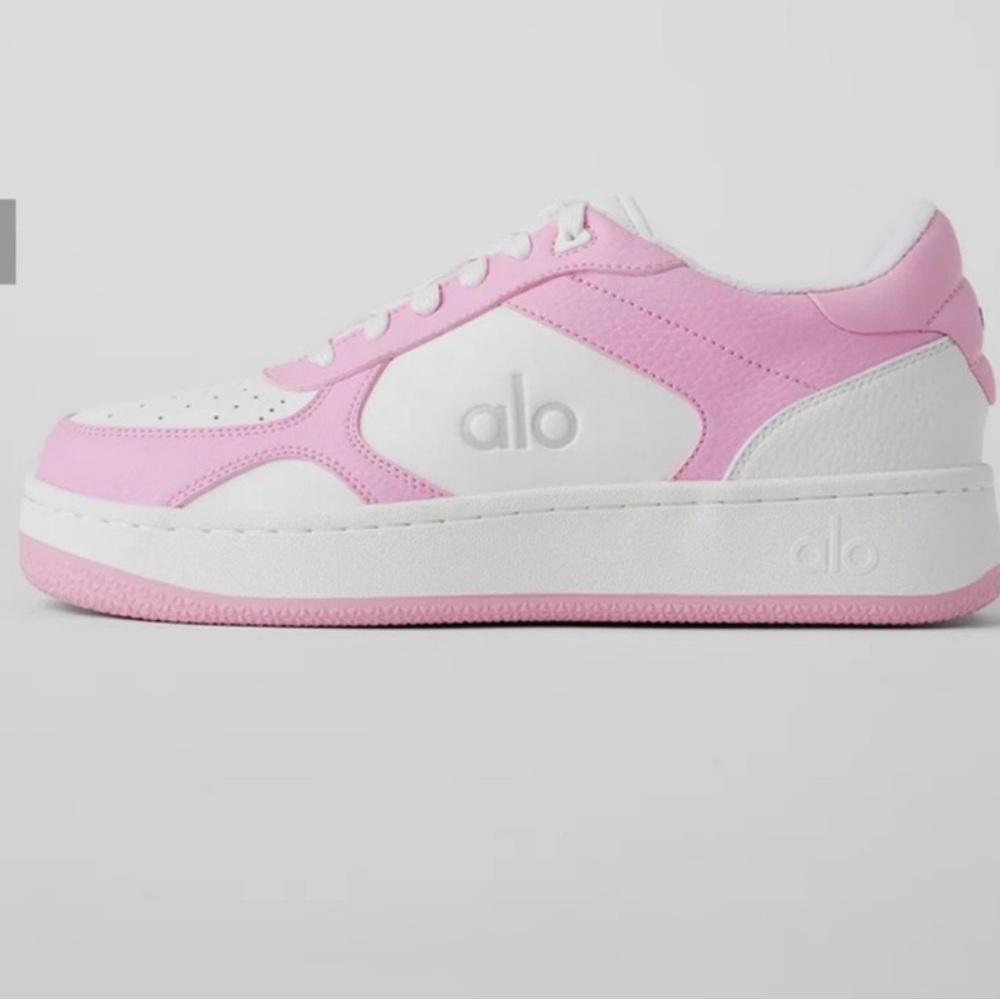 ALO Recovery Mode Sneaker Pink and white